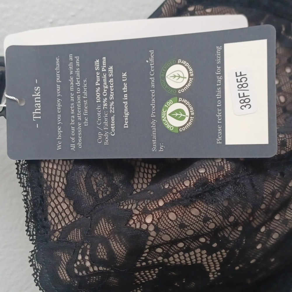 Black Lace Underwire Bra - Picture 7 of 7